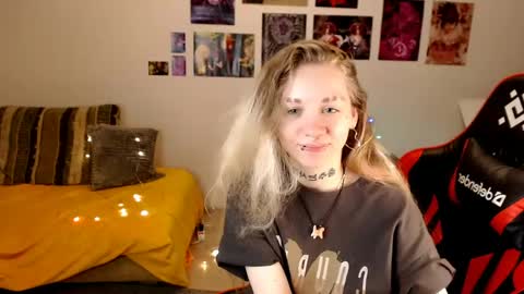 nica_kawaii online show from 06/03/26, 12:24