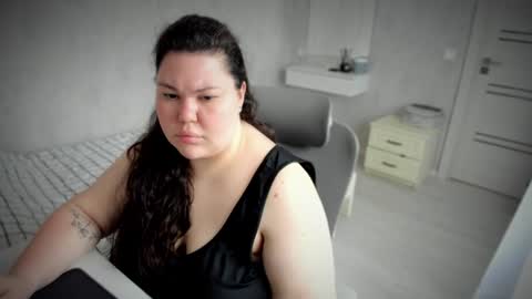 Snapshot of nicara_ chatting on 06/16/26, 09:01 nicara_ online show from 06/16/26, 09:01