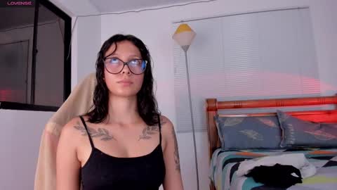 Snapshot of nice_day_ chatting on 09/20/25, 12:00 day online show from 09/20/25, 12:00