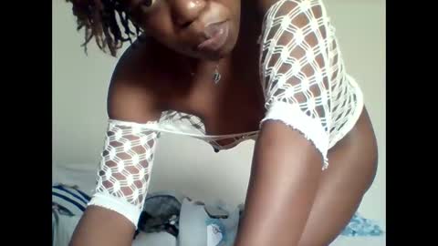 Snapshot of niceass_95 chatting on 10/17/25, 10:12 gabby online show from 10/17/25, 10:12