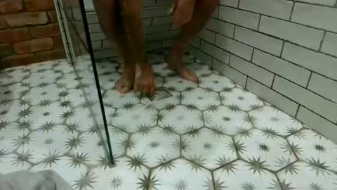 hot builder online show from 10/26/25, 05:41