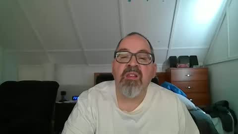 Snapshot of niceguy7208 chatting on 11/09/25, 04:16 niceguy7208 online show from 11/09/25, 04:16