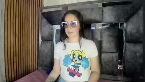 Luna online show from 09/23/25, 10:24