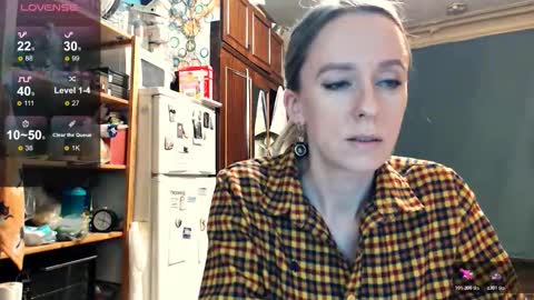 Snapshot of nicekat chatting on 10/22/25, 07:24 Kathrine online show from 10/22/25, 07:24