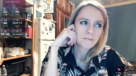 Snapshot of nicekat chatting on 11/06/25, 08:32 Kathrine online show from 11/06/25, 08:32