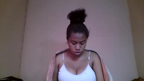 Snapshot of nicelly01 chatting on 05/27/26, 05:04 nicelly01 online show from 05/27/26, 05:04