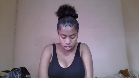 Snapshot of nicelly01 chatting on 05/30/26, 08:00 nicelly01 online show from 05/30/26, 08:00