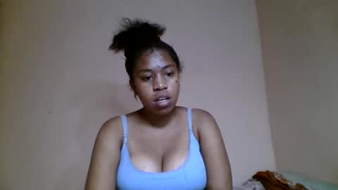 Snapshot of nicelly01 chatting on 06/02/26, 06:43 nicelly01 online show from 06/02/26, 06:43