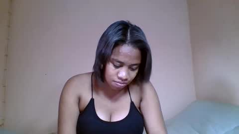 Snapshot of nicelly01 chatting on 06/04/26, 12:44 nicelly01 online show from 06/04/26, 12:44