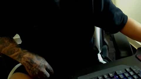 Snapshot of nicepussyandcock chatting on 10/05/25, 01:20 Camila And Steeven online show from 10/05/25, 01:20