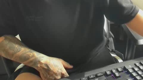 Snapshot of nicepussyandcock chatting on 10/14/25, 01:23 Camila And Steeven online show from 10/14/25, 01:23