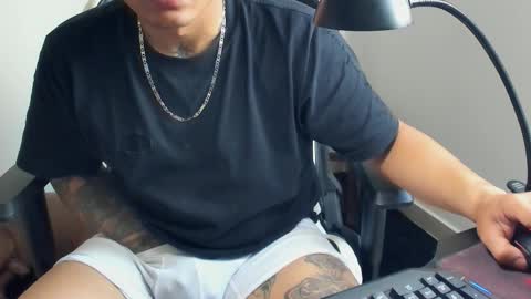 Snapshot of nicepussyandcock chatting on 10/16/25, 04:19 Camila And Steeven online show from 10/16/25, 04:19