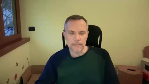 Snapshot of niceshy_71 chatting on 02/14/25, 06:23 Andrew online show from 02/14/25, 06:23