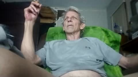 Snapshot of niceviewfromhere chatting on 04/17/26, 02:58 niceviewfromhere online show from 04/17/26, 02:58