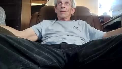 Snapshot of niceviewfromhere chatting on 05/17/26, 07:54 niceviewfromhere online show from 05/17/26, 07:54