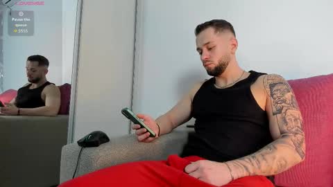 Snapshot of nicholassx chatting on 12/14/25, 02:17 Nicholassx online show from 12/14/25, 02:17