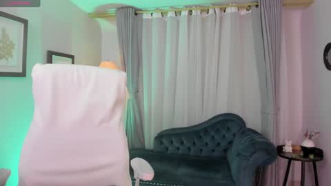 Nichole online show from 01/31/25, 11:56