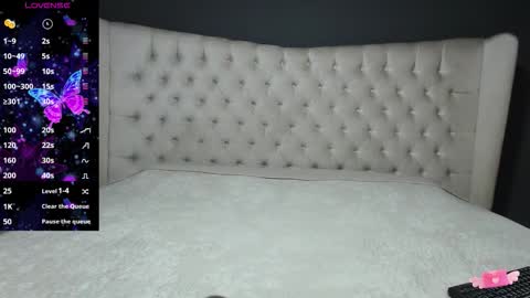 Nichole online show from 09/15/25, 10:48