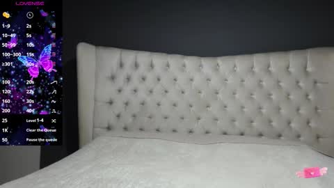 Nichole online show from 09/17/25, 10:50