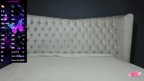 Nichole online show from 09/23/25, 11:02