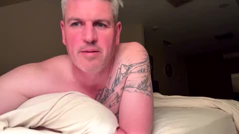 Snapshot of nick578320 chatting on 10/17/25, 01:35 nick578320 online show from 10/17/25, 01:35