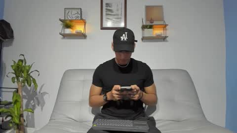 nick_nova online show from 11/02/25, 09:17