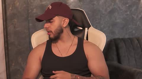 Snapshot of nick_vans chatting on 09/13/25, 01:44 Jhohan online show from 09/13/25, 01:44