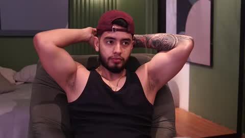 Snapshot of nick_vans chatting on 09/17/25, 01:13 Jhohan online show from 09/17/25, 01:13