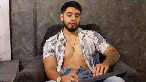 Snapshot of nick_vans chatting on 09/27/25, 02:22 Jhohan online show from 09/27/25, 02:22