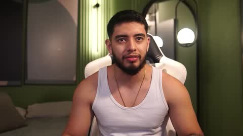 Snapshot of nick_vans chatting on 10/24/25, 12:12 Jhohan online show from 10/24/25, 12:12