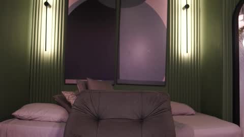 Snapshot of nick_vans chatting on 10/27/25, 01:37 Jhohan online show from 10/27/25, 01:37