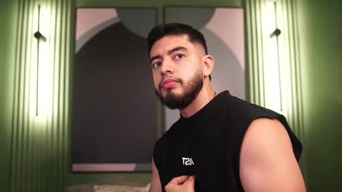 Snapshot of nick_vans chatting on 10/28/25, 12:09 Jhohan online show from 10/28/25, 12:09