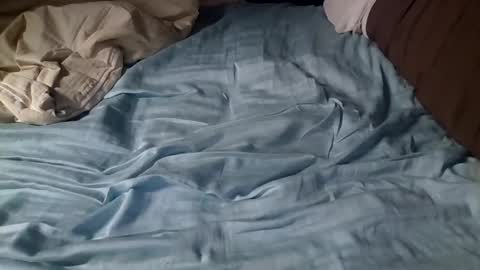 Snapshot of nickanonymous1034 chatting on 12/17/25, 11:22 Nick online show from 12/17/25, 11:22