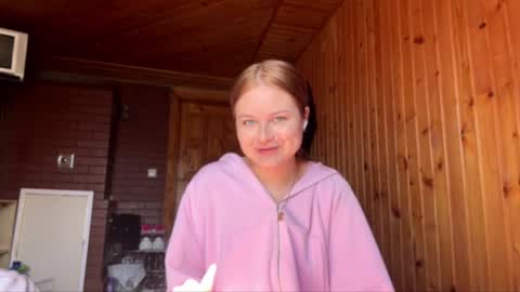 Snapshot of nickastrong chatting on 06/13/26, 06:55 nickastrong online show from 06/13/26, 06:55