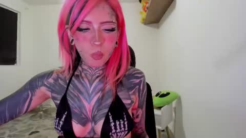 Snapshot of nicki_1 chatting on 07/05/26, 04:19 Help me reach 100 thumbs up online show from 07/05/26, 04:19