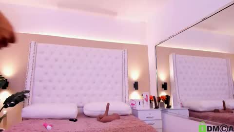 Snapshot of nickky_thompson chatting on 11/13/25, 01:10 nickky online show from 11/13/25, 01:10