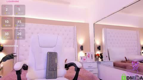 Snapshot of nickky_thompson chatting on 11/19/25, 01:55 nickky online show from 11/19/25, 01:55