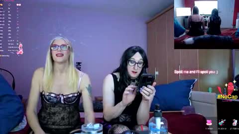 Snapshot of nicktu52 chatting on 11/20/25, 12:55 nicktuuk online show from 11/20/25, 12:55