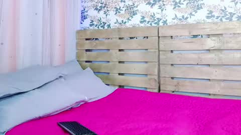 nicky_oli online show from 01/24/25, 12:41