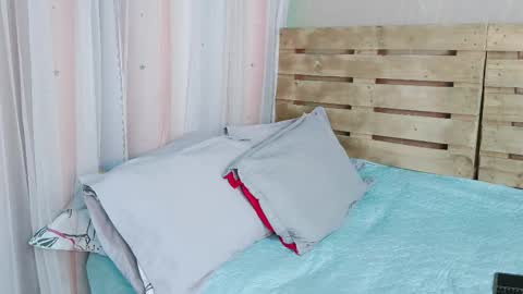 nicky_oli online show from 02/11/25, 04:24