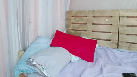 nicky_oli online show from 02/15/25, 03:06