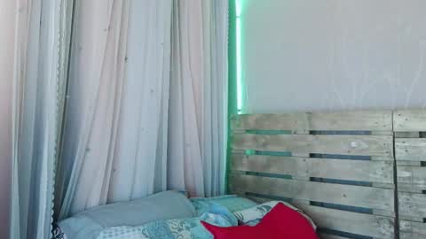 nicky_oli online show from 02/23/25, 02:35