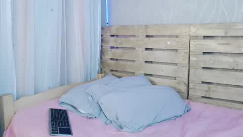 nicky_oli online show from 02/26/25, 04:45