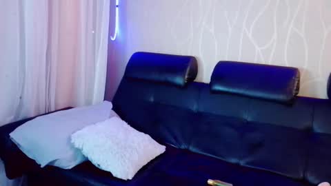 nicky_oli online show from 03/02/25, 06:30