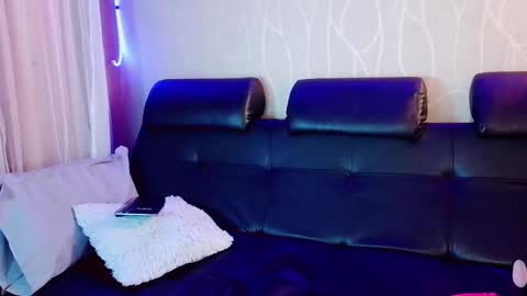 nicky_oli online show from 03/04/25, 03:37