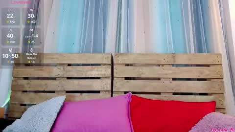 nicky_oli online show from 10/15/25, 03:01