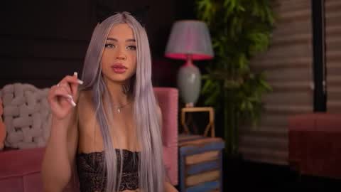 Nicky online show from 10/31/25, 07:04