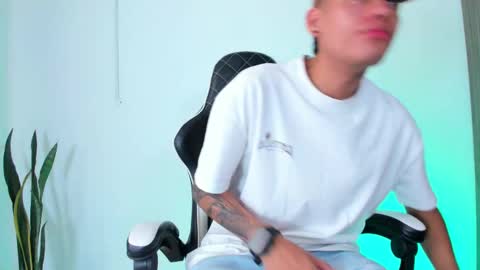 Snapshot of nickyblazze_ chatting on 09/14/25, 05:01 Nicky online show from 09/14/25, 05:01