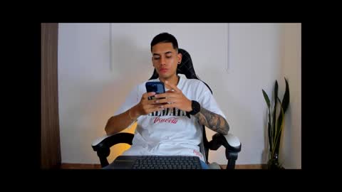 Nicky  online show from 10/01/25, 12:22