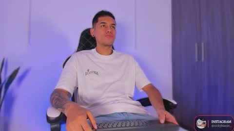 Nicky  online show from 10/20/25, 11:54